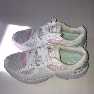PUMA Soft Foam White Sneakers NWOT White PINK